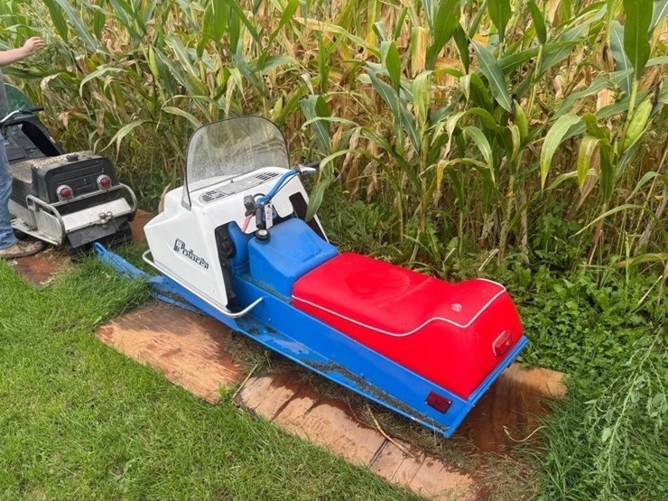 polaris-vintage-snowmobile-image-3