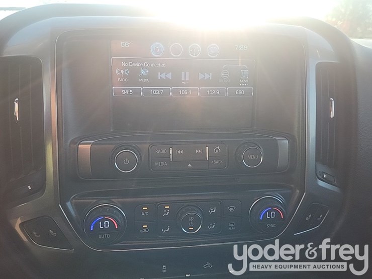 2017-chevrolet-1500-image-27