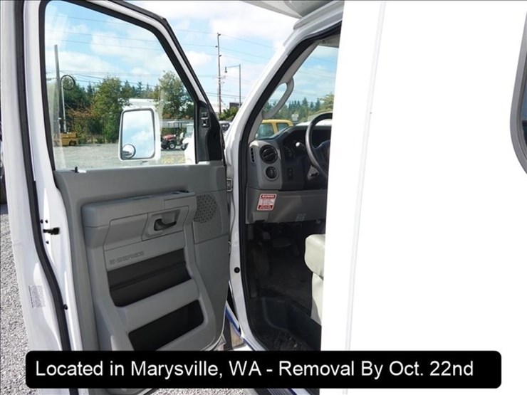 2012-ford-e450-image-24