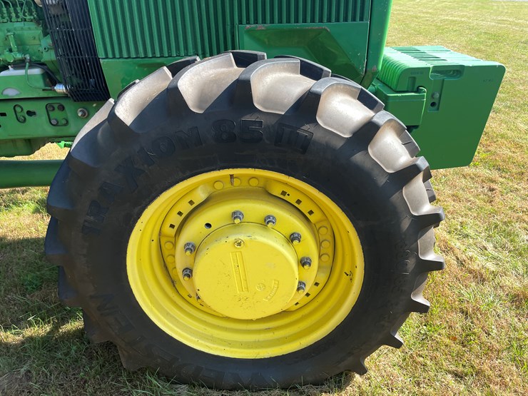 john-deere-4555-image-27
