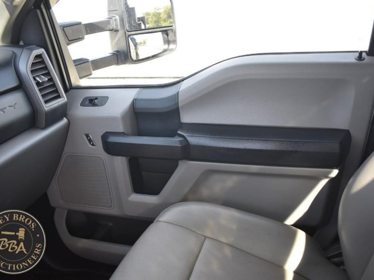 2017-ford-f550-image-74