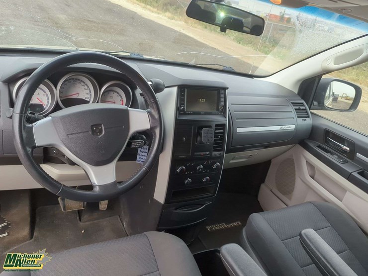 2010-dodge-grand-caravan-sxt-image-13