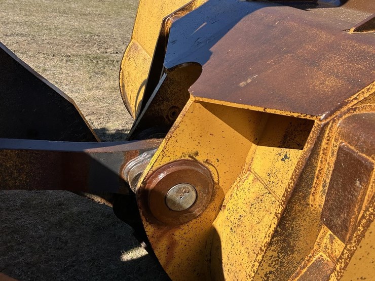 2003-deere-824j-image-49