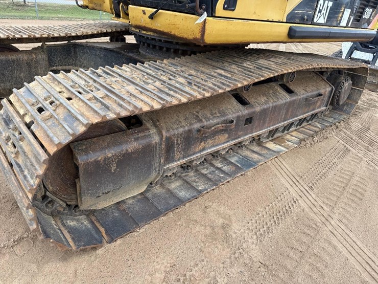 2008-caterpillar-330dl-image-9