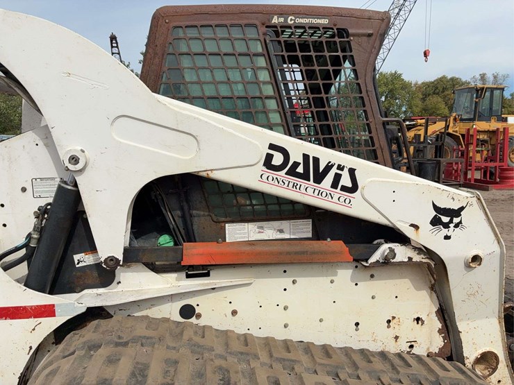 2008-bobcat-t300-image-19