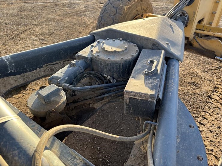 2011-deere-872gp-image-19