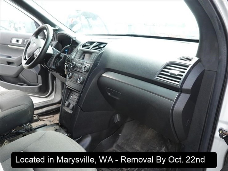 2018-ford-explorer-image-24