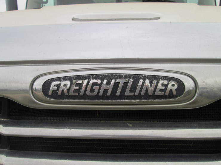 2006-freightliner-columbia-120-image-21
