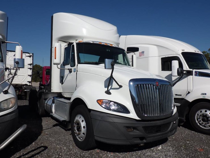2016-international-prostar-image-2