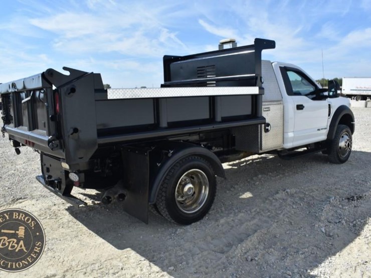 2017-ford-f550-image-17