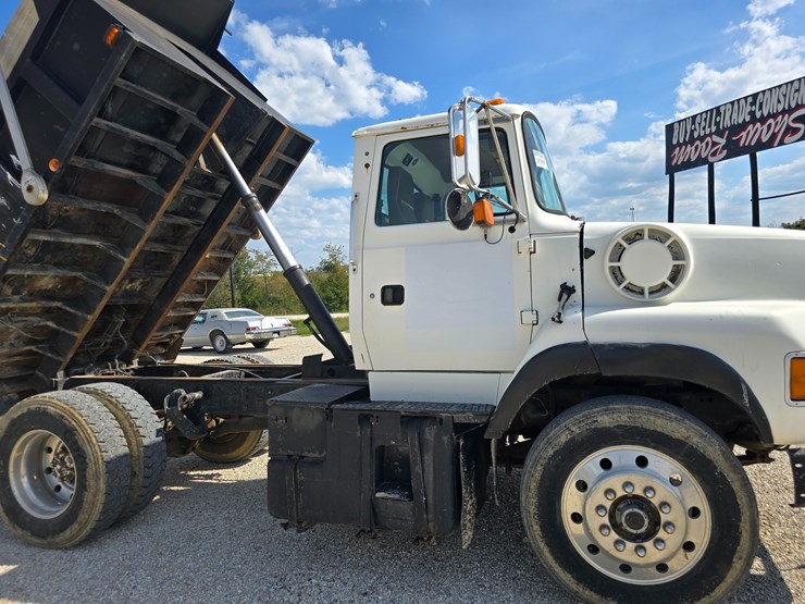 1994-ford-lta9000-image-65