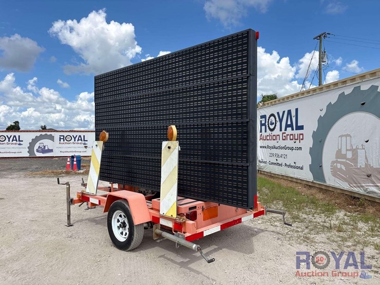 2014-american-signal-solar-towable-message-board-image-4