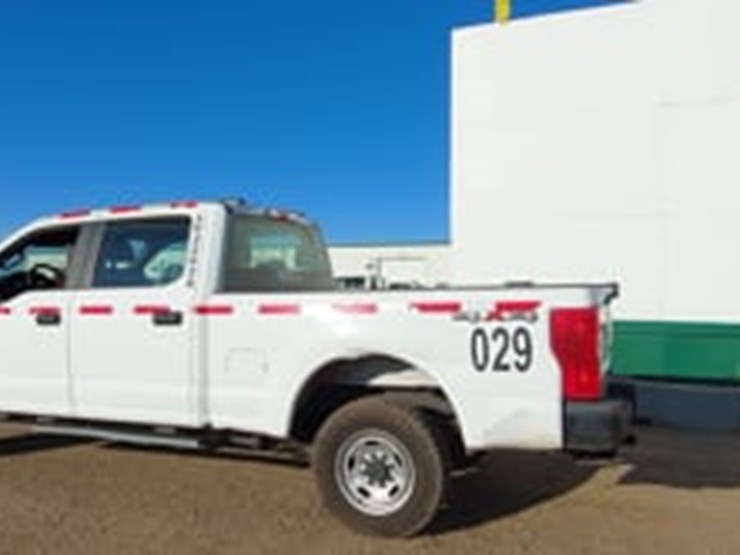 2022-ford-f250-image-5