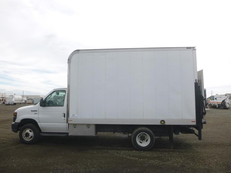 2010-ford-e450-image-5