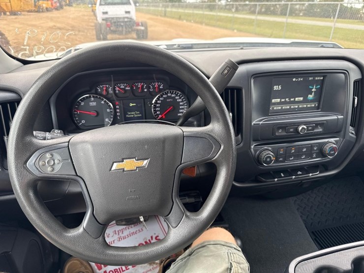 2019-chevrolet-silverado-image-17