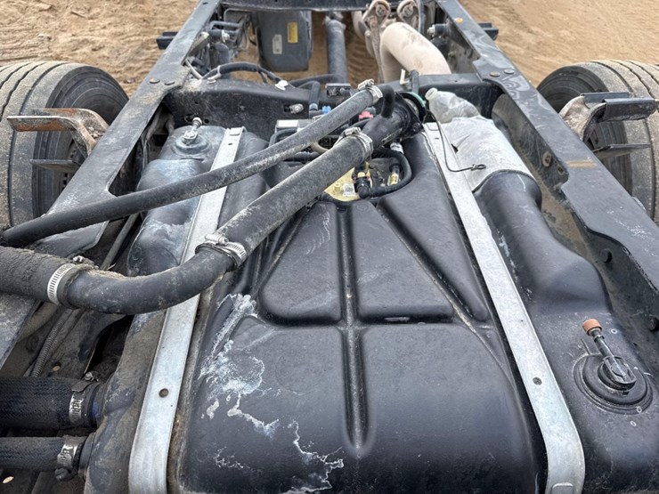 2019-ford-f550-xl-image-15