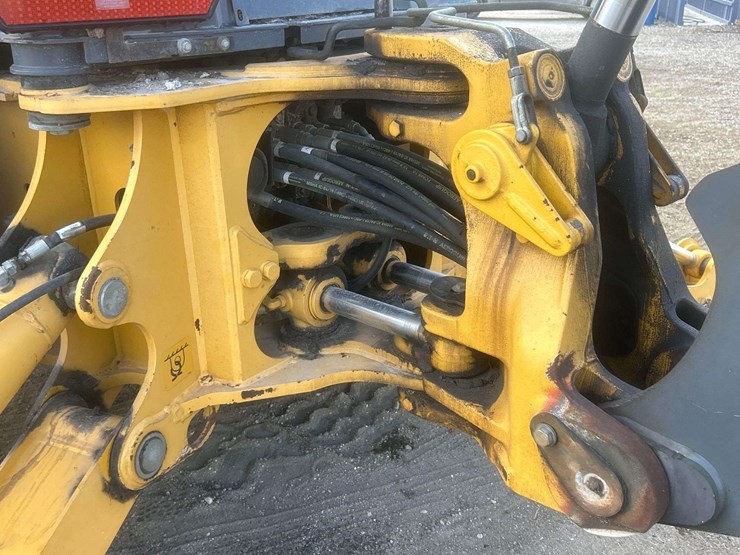 2015-deere-410l-image-6