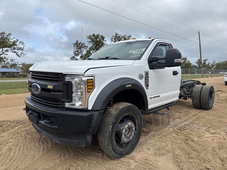 2019-ford-f550-xl-image-2