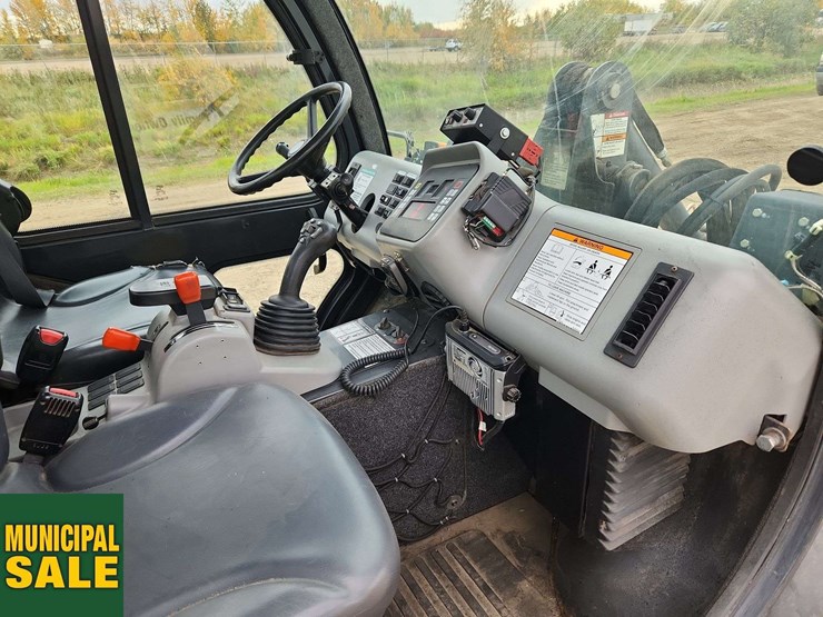 2014-bobcat-toolcat-5600-image-23