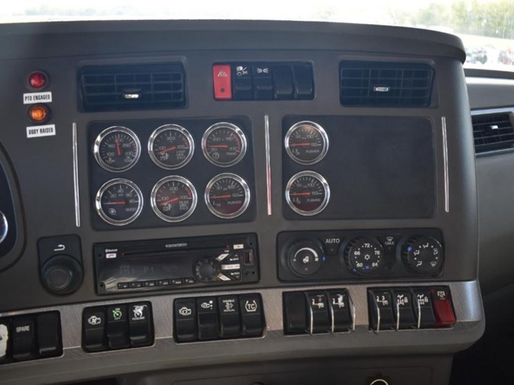 2018-kenworth-t880-image-27