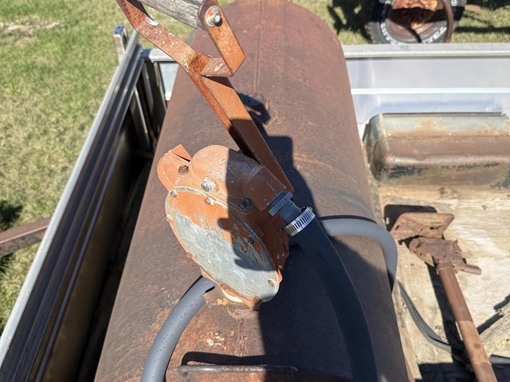 picup-box-trailer-w/-100-gallon-fuel-tank-image-8