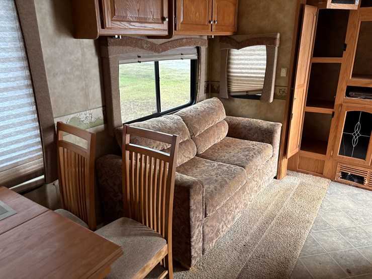 #200-•-heartland-big-country-camper-image-20