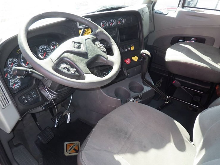 2015-international-prostar-image-12