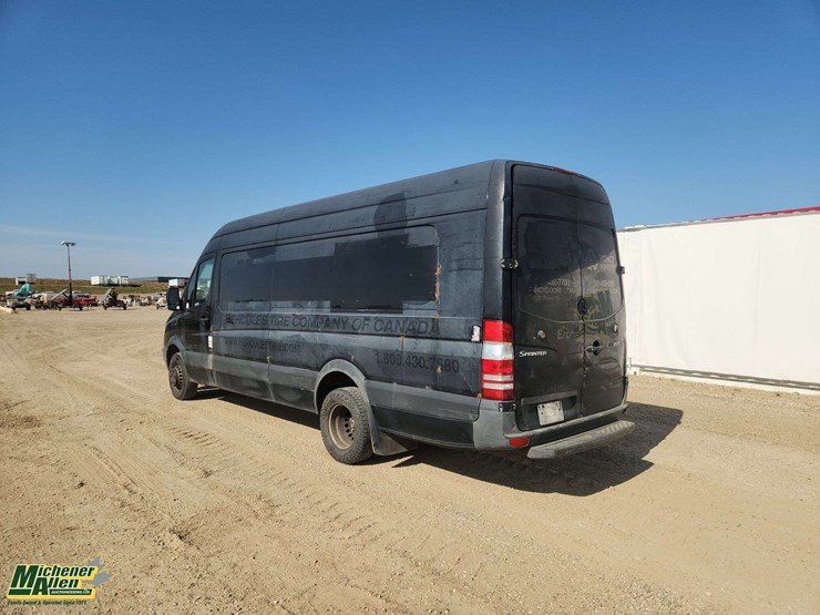 2013-mercedes-benz-sprinter-3500-image-3
