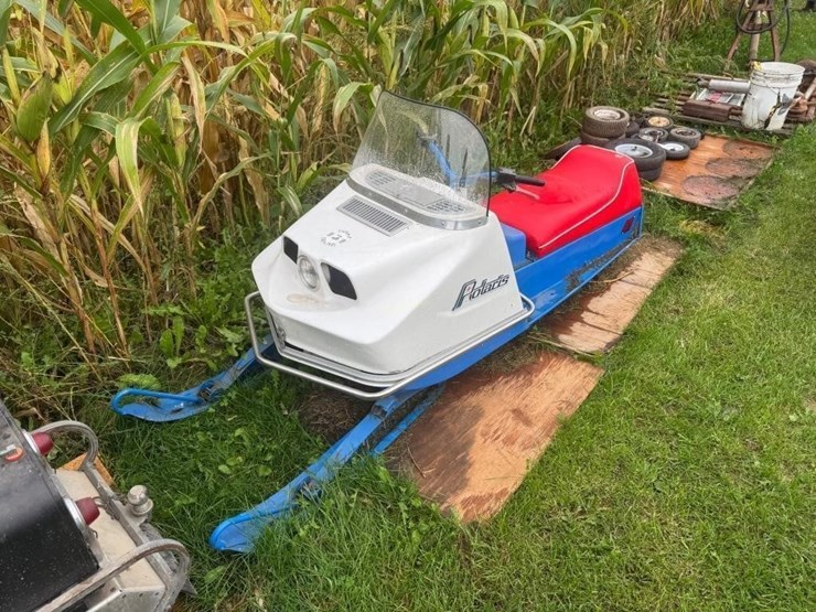 polaris-vintage-snowmobile-image-2