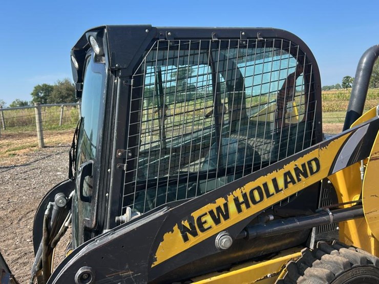 2011-new-holland-l215-image-16