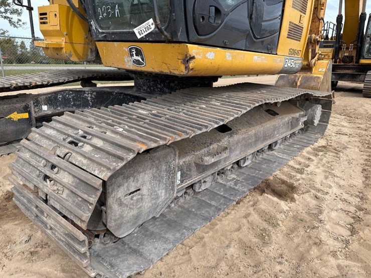 deere-245g-lc-image-9