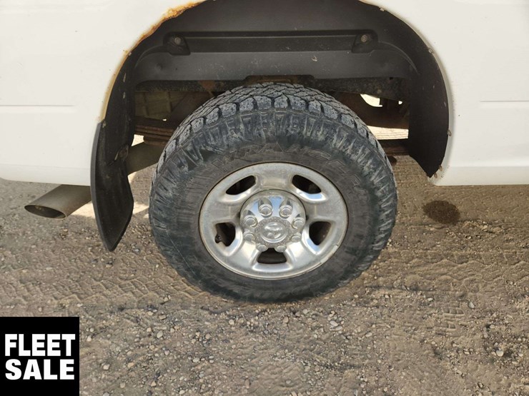 2013-ram-2500-slt-image-17