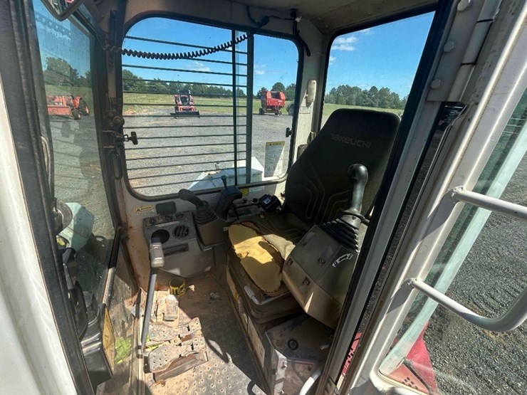 2013-takeuchi-tb180fr-image-38
