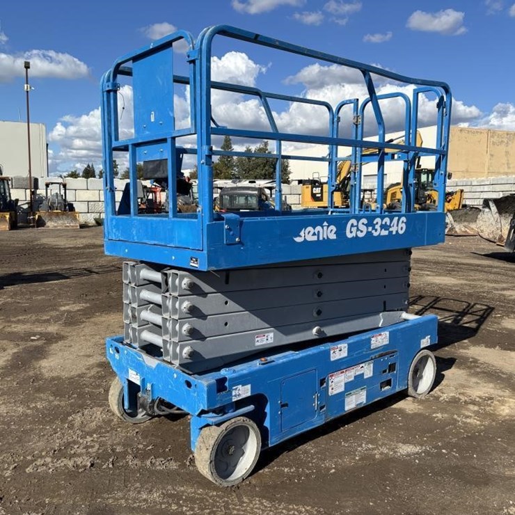 2019 GENIE GS3246