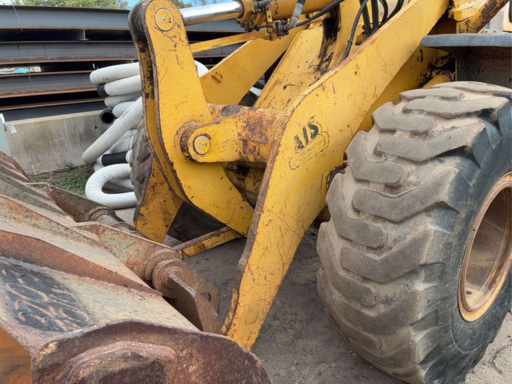 komatsu-wa320-image-3