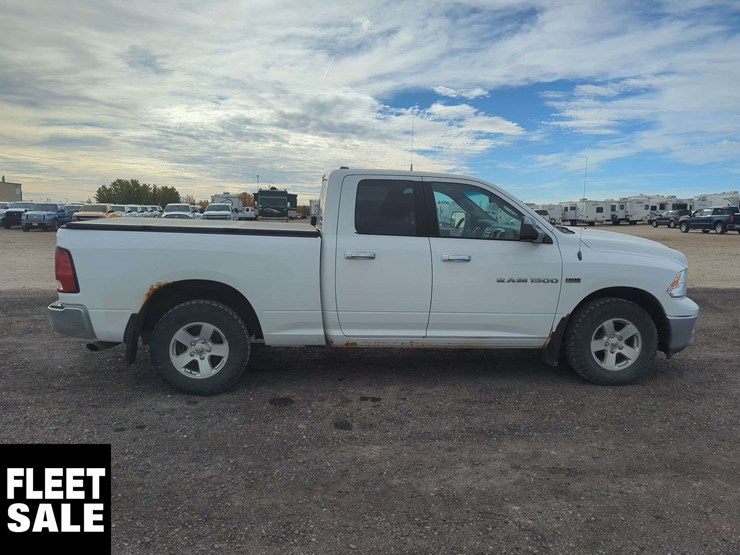 2012-ram-1500-slt-image-27
