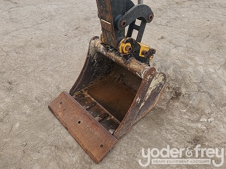 2021-deere-26g-image-19