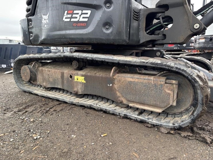 2019-bobcat-e32i-image-25