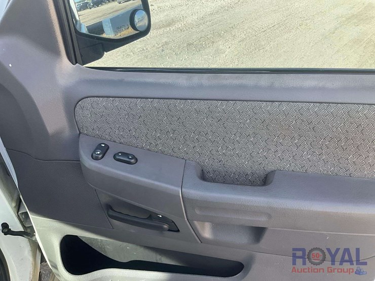 2005-ford-explorer-image-25