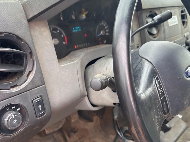 2013-ford-f650-sd-image-18