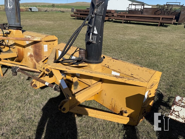 (2x)-yellow-snow-blowers-image-5