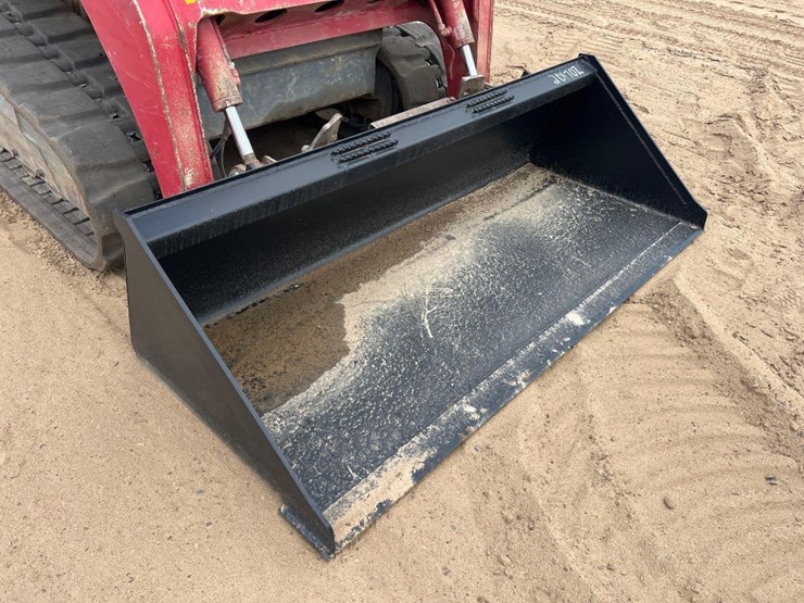 2019-takeuchi-tl8-image-17