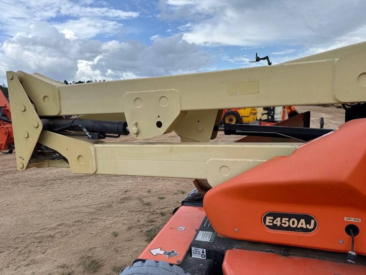 2010-jlg-e450aj-image-9