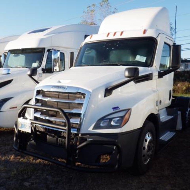 2022 FREIGHTLINER CASCADIA 126