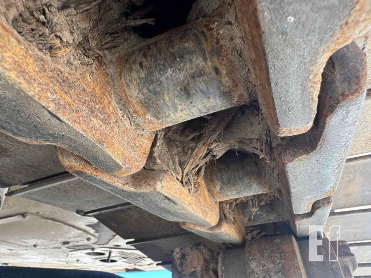 2019-caterpillar-320-image-10