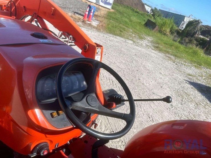 2015-kubota-mx4800-image-12