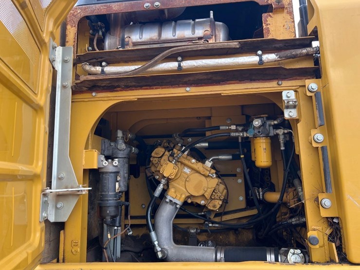 2017-caterpillar-330fl-image-26