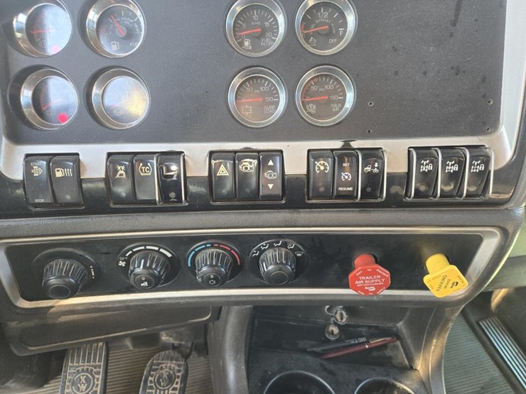 2012-kenworth-t660-image-41