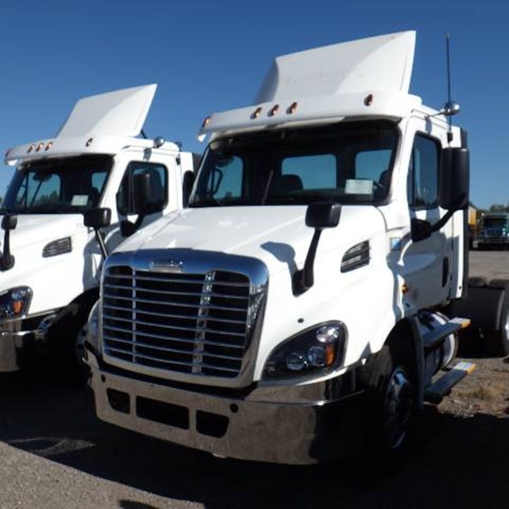 2017 FREIGHTLINER CASCADIA 113