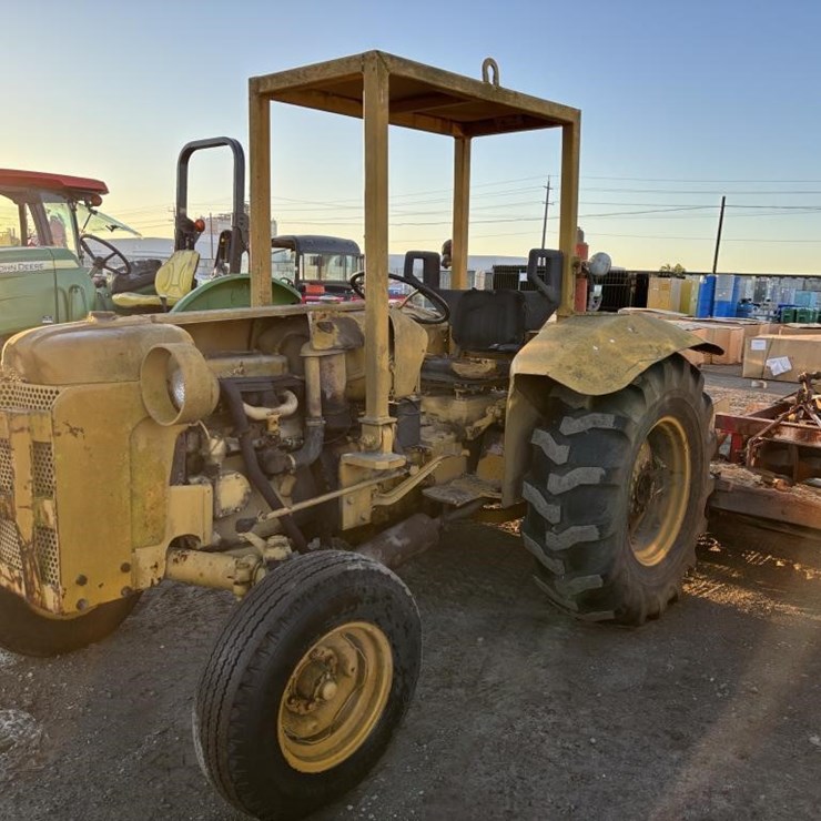 INTERNATIONAL 300